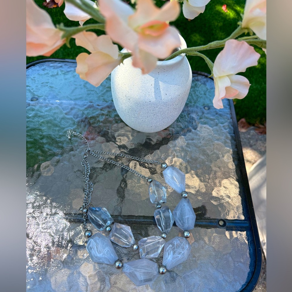 Vintage Frosted and Clear Beaded Necklace by Express EUC